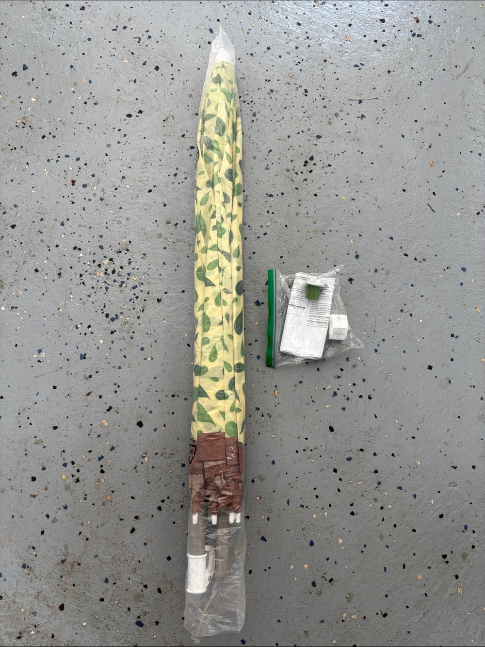Little Tikes Green Leaf Pattern Patio Umbrella Canopy